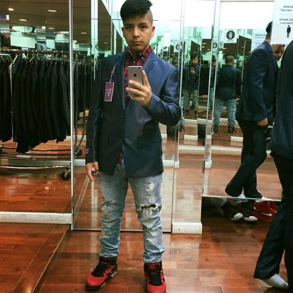 Meet your Posher, Ricardo - Picture 1 of 1